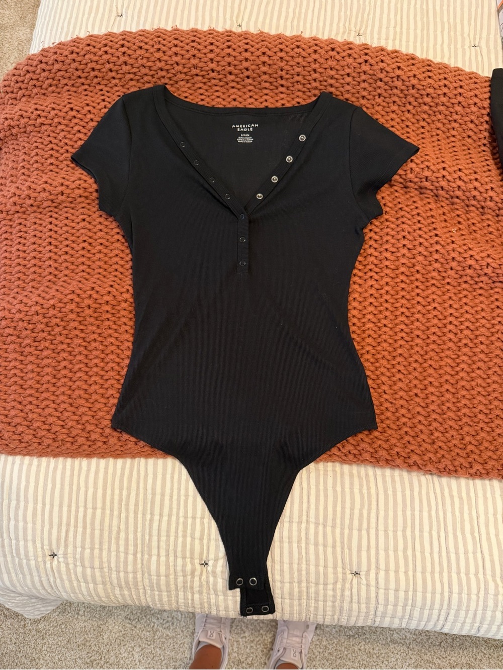 American Eagle Outfitters Black Short Sleeve Snap-Front Ribbed Bodysuit